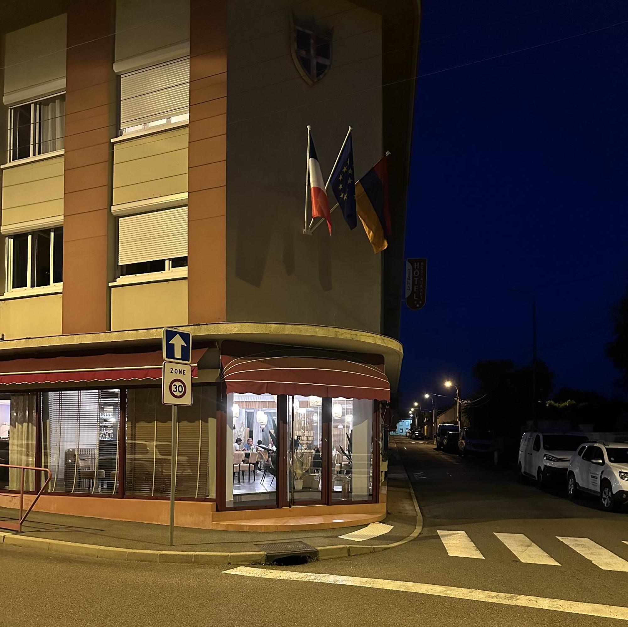 Hotel Restaurant Saint-Benoit Gueugnon Eksteriør billede